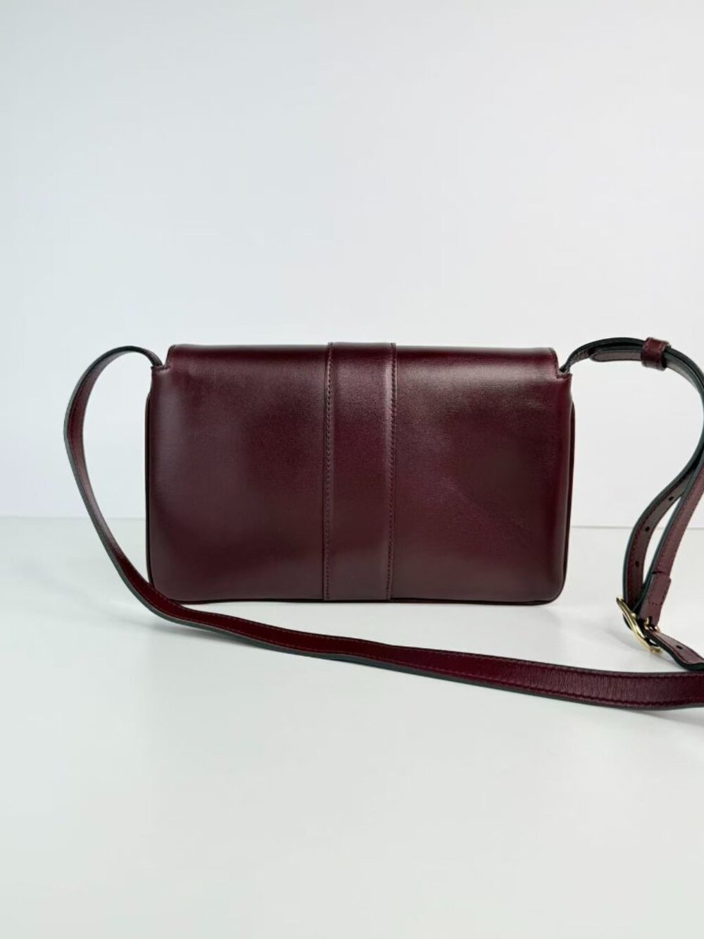 Gucci Arli Small Smooth Calfskin Leather Shoulder Crossbody Bag - Picture 3 of 11